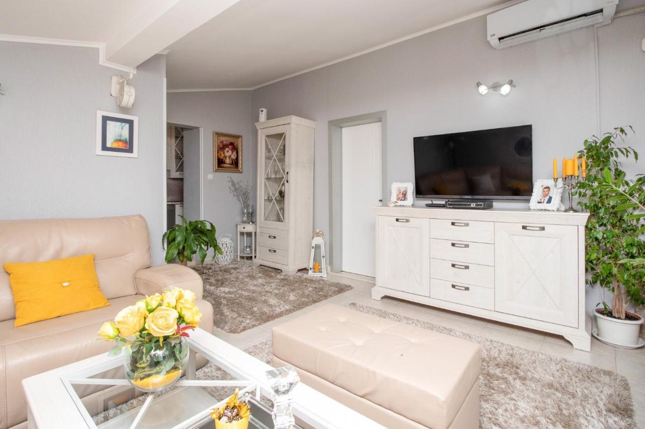 Apartment Ancora Kotor Bagian luar foto
